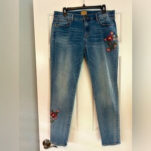 Driftwood Beau floral embroidered jeans. Size 30